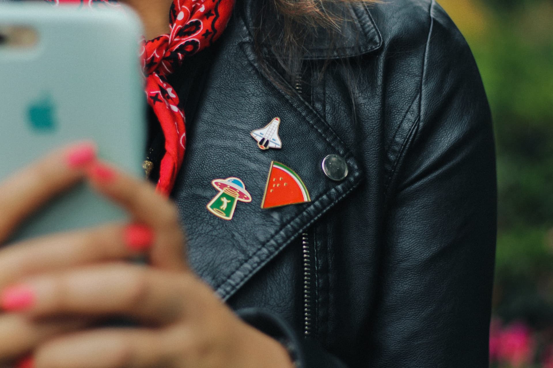 Custom Lapel Pins: How Can It Help You Build Your Brand