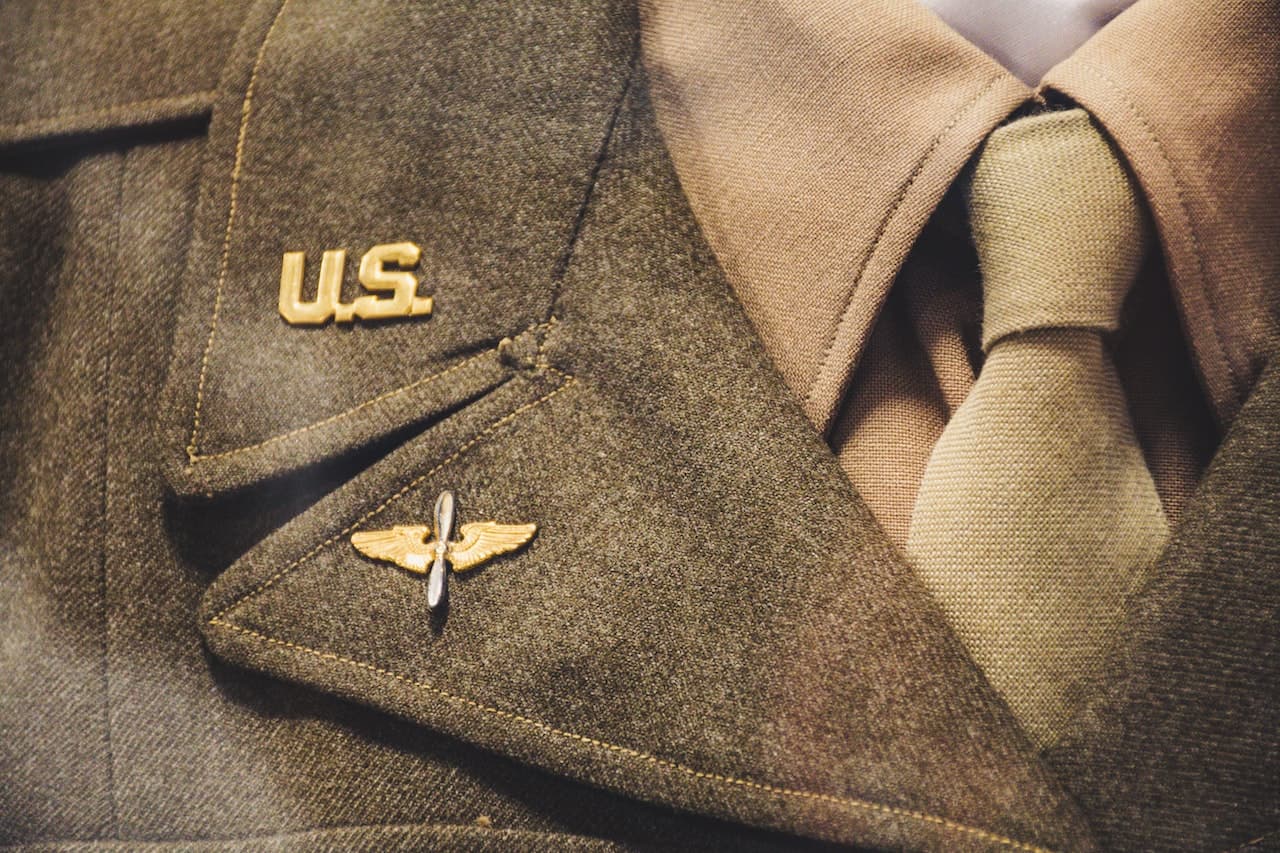 5 Reasons Why Lapel Pins Are the Perfect Event Giveaway