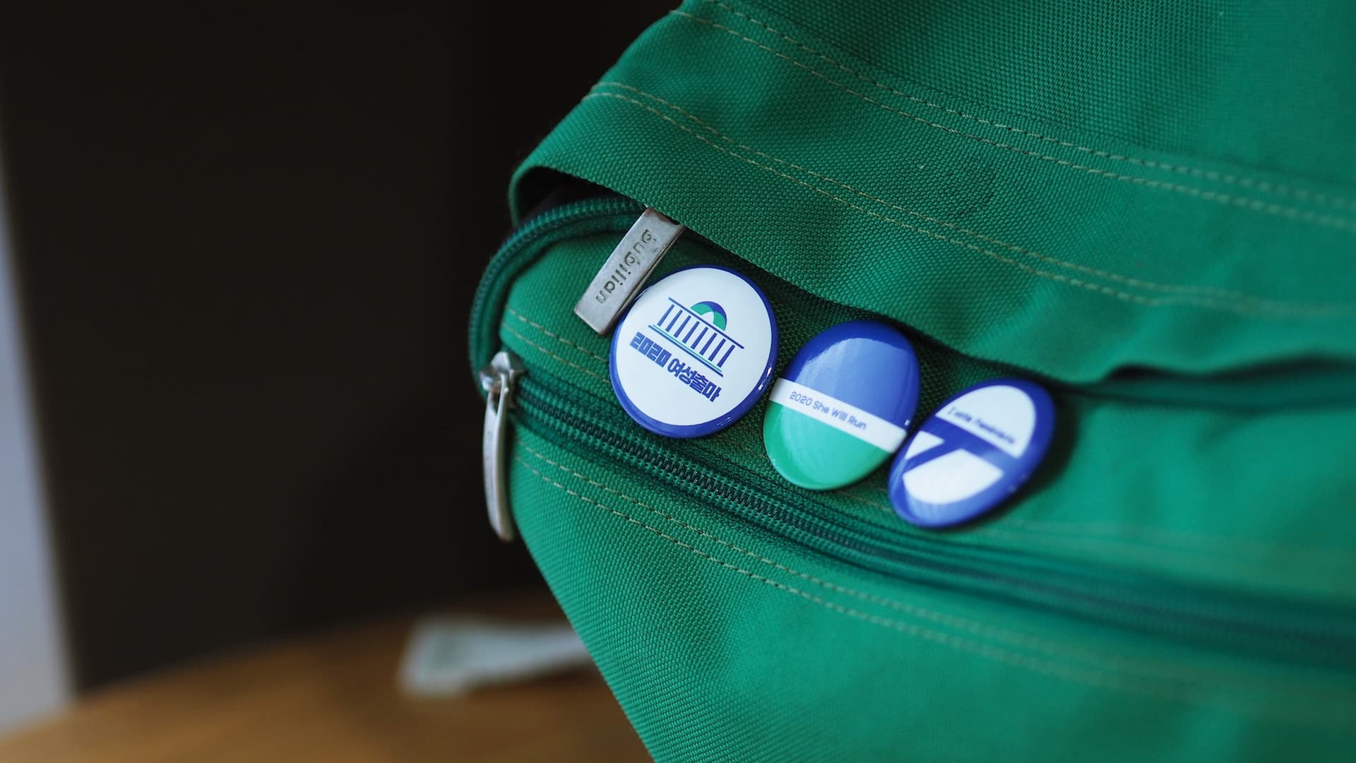 Custom Lapel Pins: Academic Institutions: Pride, Recognition, Unity